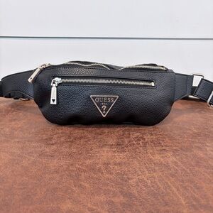 GUESS Black Pebbled Belt Bag Fanny Pack Logo Plaque Chic Minimal Crossbody